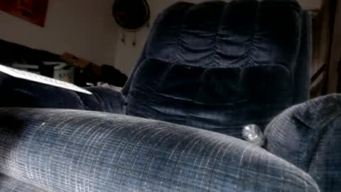 Snapshot of james30cup chatting on December 19, 2024, 8:23 am what you in too online show from December 19, 2024, 8:23 am