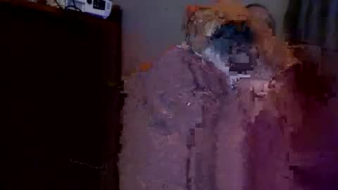 Snapshot of james30cup chatting on October 25, 2025, 6:35 pm what you in too online show from October 25, 2025, 6:35 pm