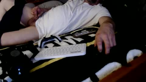 Snapshot of james30cup chatting on January 5, 2026, 7:06 pm what you in too online show from January 5, 2026, 7:06 pm