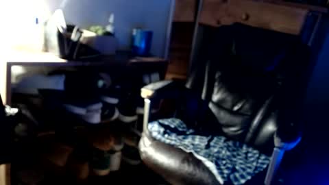 Snapshot of james30cup chatting on January 7, 2026, 4:09 pm what you in too online show from January 7, 2026, 4:09 pm