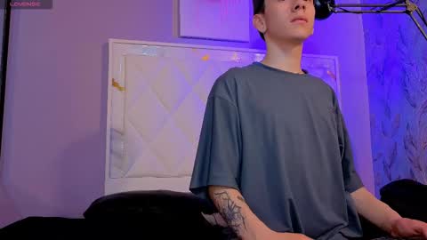 Snapshot of james_adamss_ chatting on March 1, 2026, 2:57 am james_adamss_ online show from March 1, 2026, 2:57 am