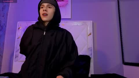 Snapshot of james_adamss_ chatting on March 3, 2026, 3:34 am james_adamss_ online show from March 3, 2026, 3:34 am