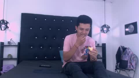 James y Kenet online show from February 1, 2026, 3:32 pm