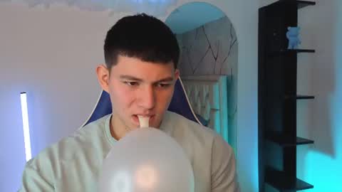 james_cr online show from June 12, 2026, 12:15 pm