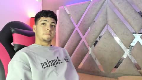 Snapshot of james_hill7 chatting on November 6, 2025, 4:13 am James Hill online show from November 6, 2025, 4:13 am