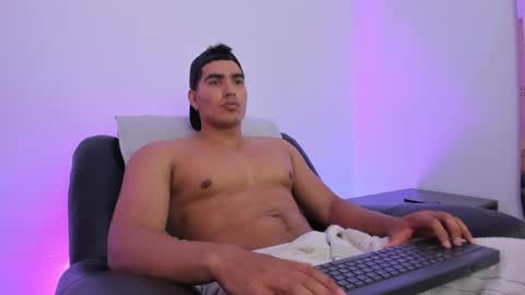 Snapshot of jamesgraay chatting on February 7, 2025, 8:42 pm James Gray online show from February 7, 2025, 8:42 pm