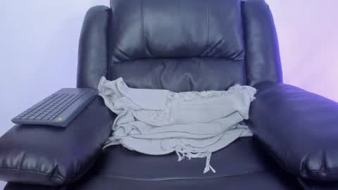 Snapshot of jamesgraay chatting on February 28, 2025, 10:39 pm James Gray online show from February 28, 2025, 10:39 pm