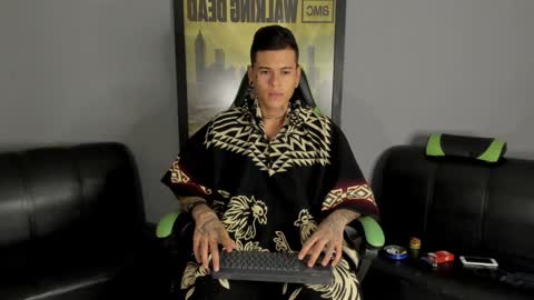 Jamesinked  online show from January 3, 2025, 6:33 am