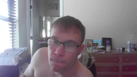 Snapshot of jamesjewels chatting on February 14, 2025, 6:40 pm jamesjewels online show from February 14, 2025, 6:40 pm