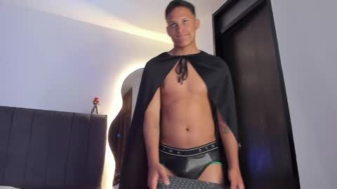 Snapshot of jamesowenn chatting on May 4, 2026, 1:45 am James Owenn online show from May 4, 2026, 1:45 am