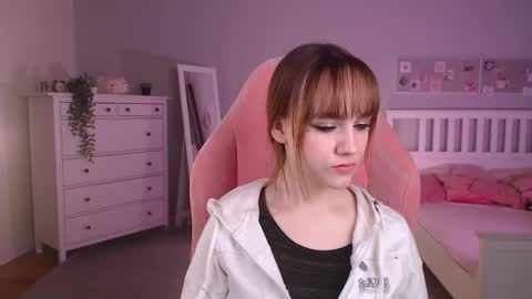 jamie_chung online show from November 7, 2025, 5:18 am