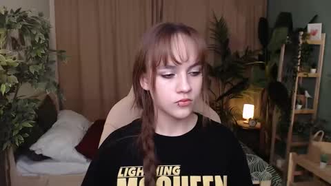 jamie_chung online show from November 13, 2025, 1:04 am