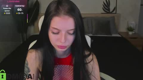 Eva online show from November 25, 2025, 11:27 pm