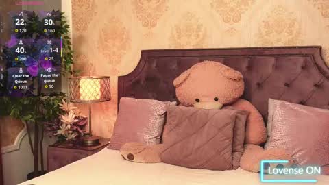 JaneDevine online show from September 24, 2025, 6:17 am