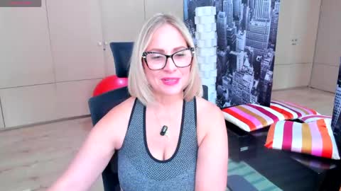 JANE TURNER MILF online show from May 11, 2026, 1:06 pm