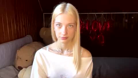 Snapshot of janicesivertsen chatting on July 18, 2026, 8:07 am Elsa online show from July 18, 2026, 8:07 am