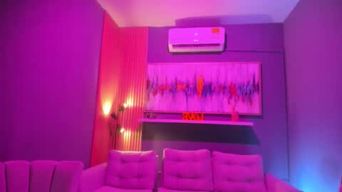 Janinne  online show from February 25, 2026, 10:58 am