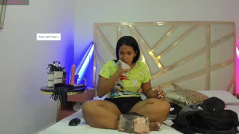 Janna online show from November 21, 2025, 2:43 am