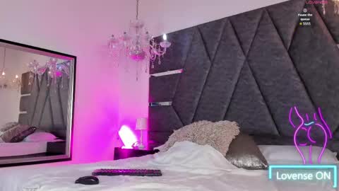 Janna online show from May 29, 2026, 4:43 am