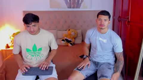 janomar01 online show from November 17, 2025, 6:46 pm