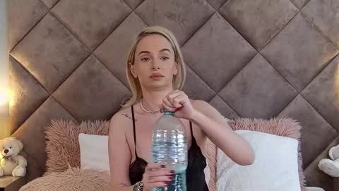 Snapshot of jaquelinemerlot chatting on February 3, 2025, 10:47 am jaquelinemerlot online show from February 3, 2025, 10:47 am