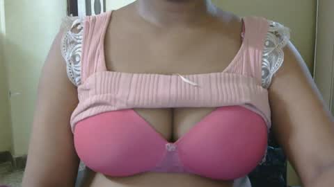 Snapshot of jasmeen_love143 chatting on July 1, 2026, 10:17 am jasmeen online show from July 1, 2026, 10:17 am