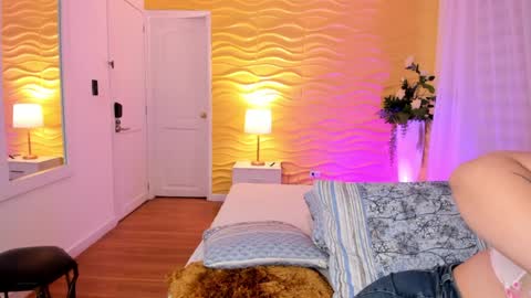 Snapshot of jasmiinevans chatting on January 3, 2025, 8:01 pm Jasmin Evans online show from January 3, 2025, 8:01 pm