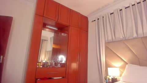 jasmin_melons online show from April 4, 2026, 3:38 am