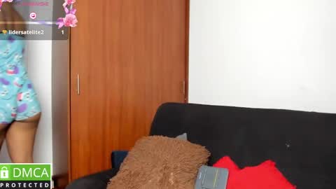 Snapshot of jasmine_bunny_ chatting on January 22, 2025, 5:06 pm Jasmine online show from January 22, 2025, 5:06 pm