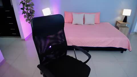 Snapshot of jasminecampbell chatting on February 6, 2026, 1:47 pm Instagram jasminecampbell1 online show from February 6, 2026, 1:47 pm