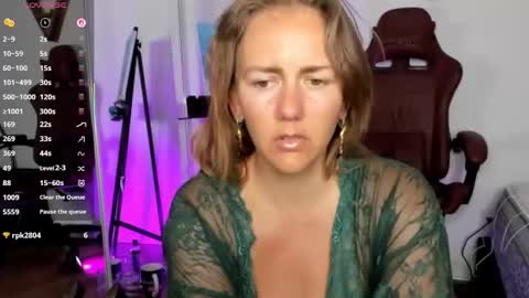 Jasmine Daze online show from December 3, 2025, 10:08 pm