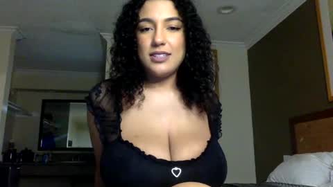 Snapshot of jasminexmarie chatting on January 14, 2025, 4:04 am Jasmine Marie online show from January 14, 2025, 4:04 am