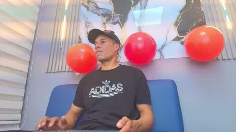 Snapshot of jason_tomas chatting on February 14, 2026, 7:32 pm Jason online show from February 14, 2026, 7:32 pm