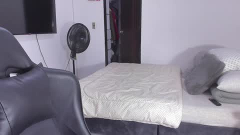 JBrooksXx online show from January 31, 2025, 9:37 pm