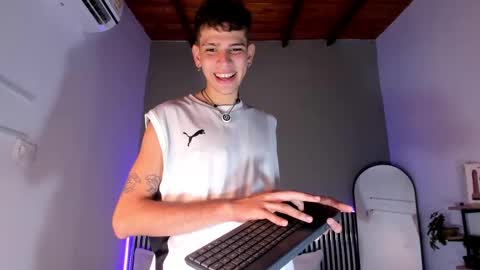 Snapshot of jasson_smit chatting on November 11, 2025, 1:44 pm J A S S O N online show from November 11, 2025, 1:44 pm