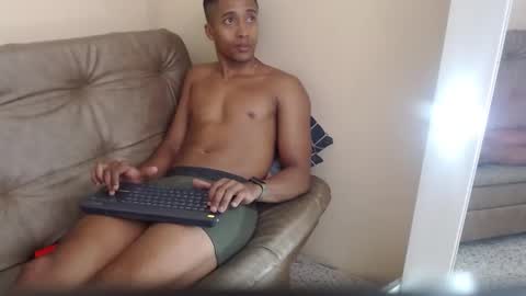 Snapshot of javier_zucker chatting on February 19, 2025, 2:12 am Javier online show from February 19, 2025, 2:12 am