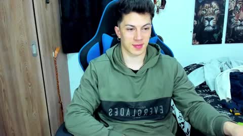 Javier online show from December 7, 2024, 10:06 pm