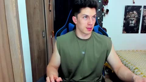 Javier online show from December 18, 2024, 8:25 pm