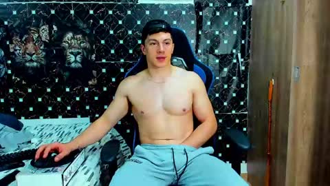 Snapshot of javiersexymann chatting on May 13, 2026, 6:00 am Javier online show from May 13, 2026, 6:00 am