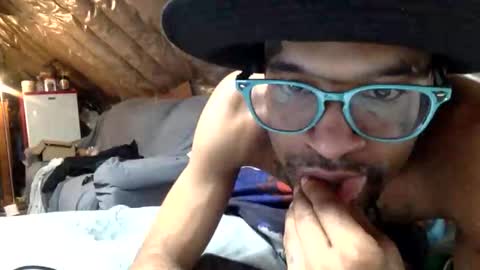 jaxsona online show from April 17, 2026, 12:08 pm