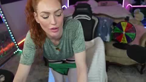 Snapshot of jaybeitsme chatting on January 19, 2026, 12:03 am JennyBlighe online show from January 19, 2026, 12:03 am