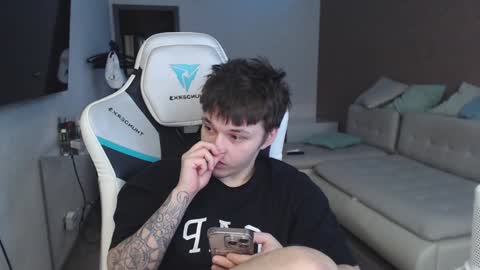 Jayce online show from February 8, 2025, 8:20 am