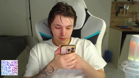 Snapshot of jayce_icestone chatting on January 17, 2026, 1:43 am Jayce online show from January 17, 2026, 1:43 am