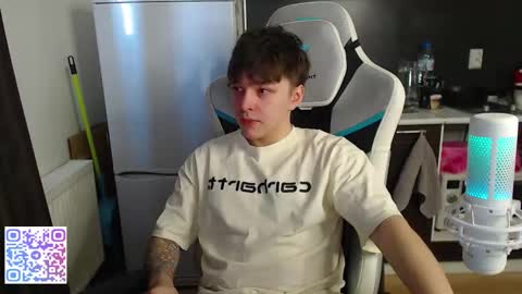 Snapshot of jayce_icestone chatting on February 25, 2026, 8:35 am Jayce online show from February 25, 2026, 8:35 am