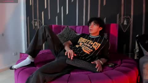 Snapshot of jaytaylorr chatting on May 2, 2026, 11:37 am Jay Taylor online show from May 2, 2026, 11:37 am