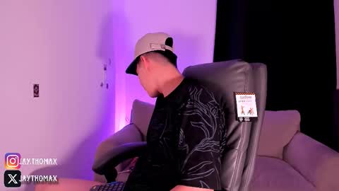 jaythomax online show from October 1, 2025, 2:06 am