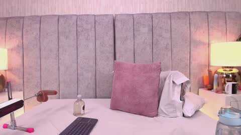 Jazmin online show from March 18, 2026, 10:02 pm