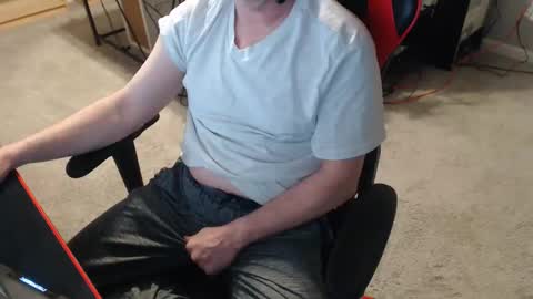 Snapshot of jcor13 chatting on January 26, 2025, 12:48 am Jim online show from January 26, 2025, 12:48 am