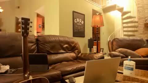 JDinEuless online show from November 16, 2025, 3:28 pm