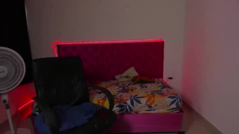 jean_burns online show from February 25, 2026, 7:23 pm